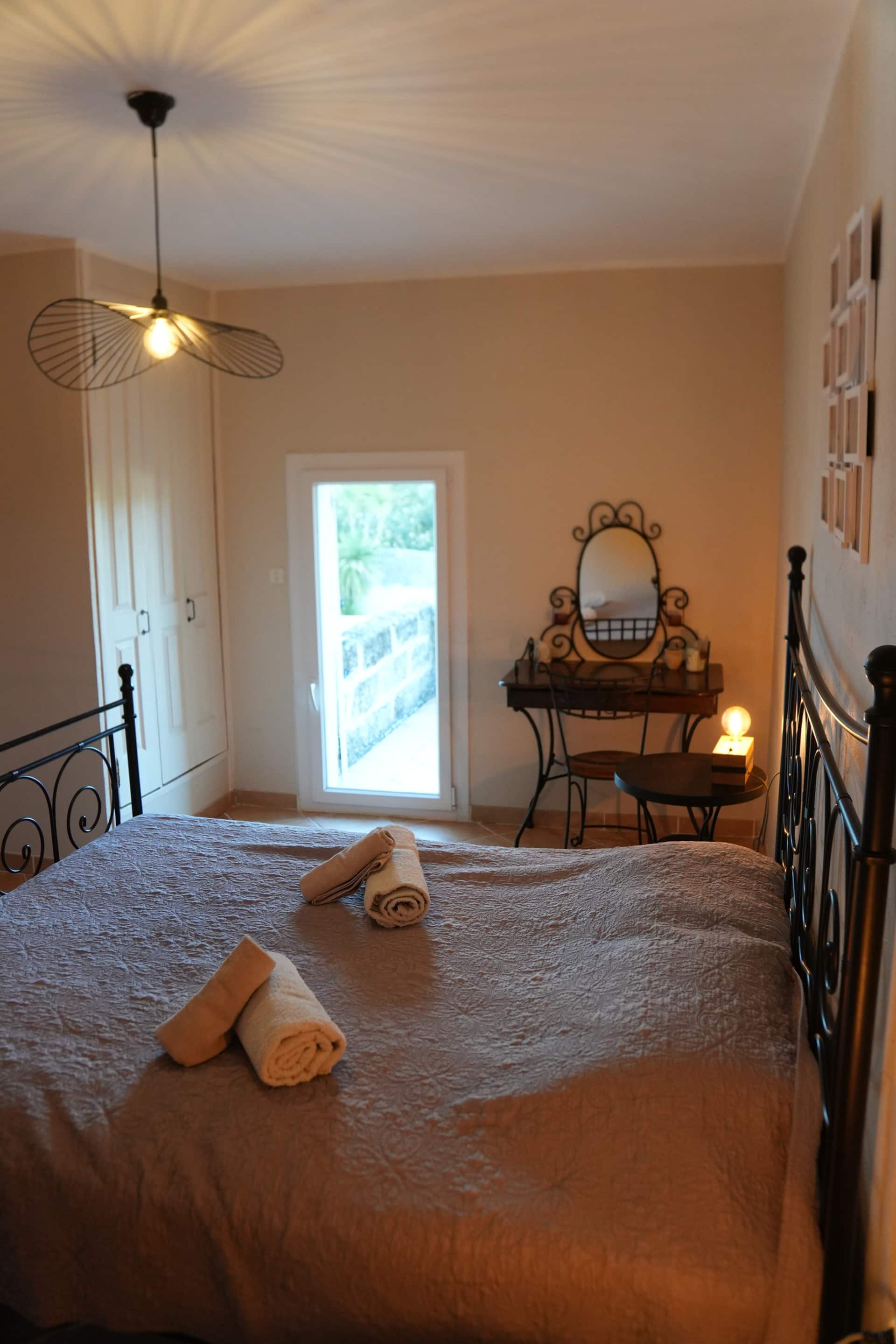 Chambre communicante A1 — 2e étage — 1 lit double, mas familial près d'Uzès